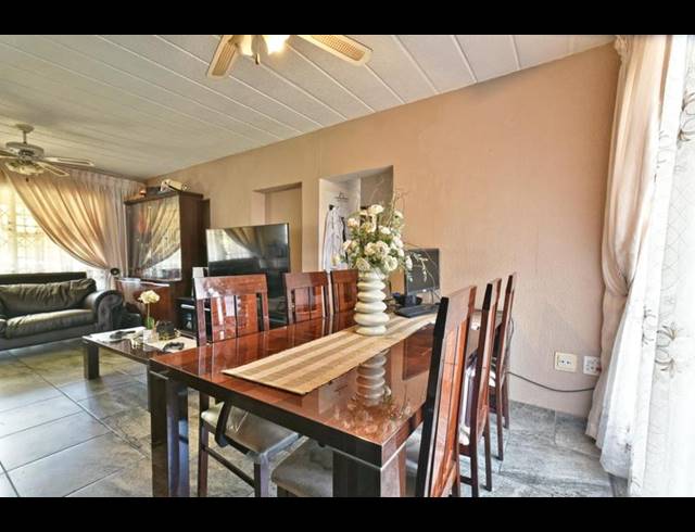 2 BEDROOM APARTMENT FOR SALE IN BASSONIA